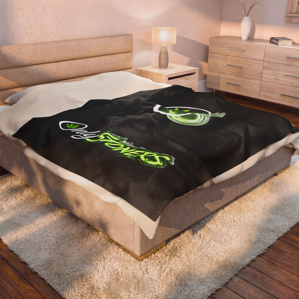 OnlyStoners Velveteen Plush Blanket – Cannabis Leaf Graphic Cozy Throw
